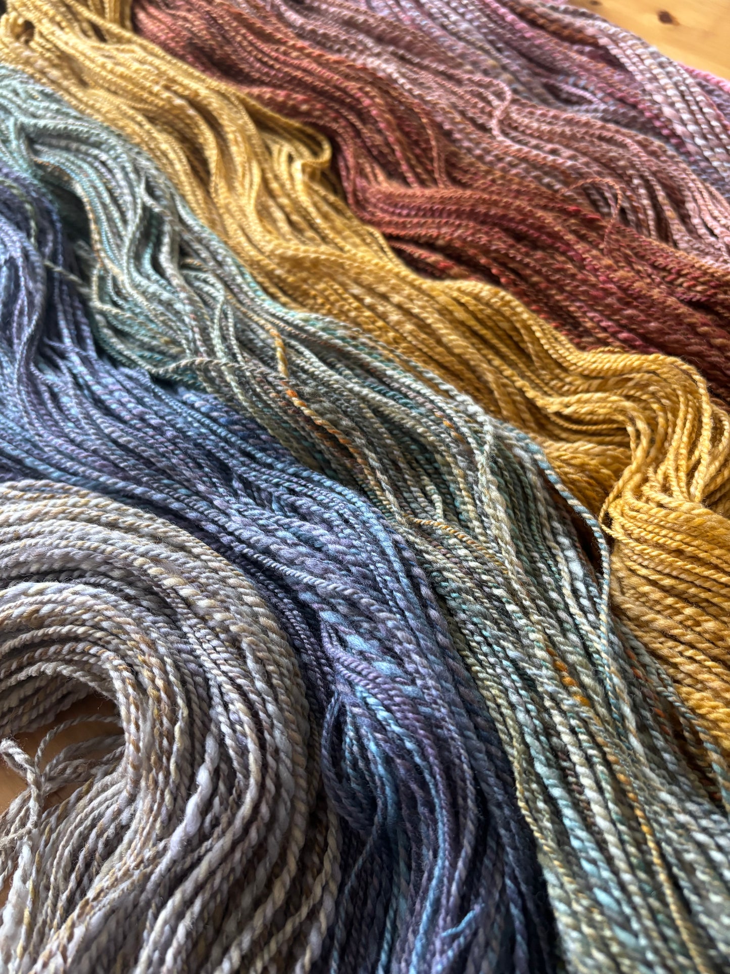 Hand Spun Yarn Fade - 100% Untreated Merino Wool