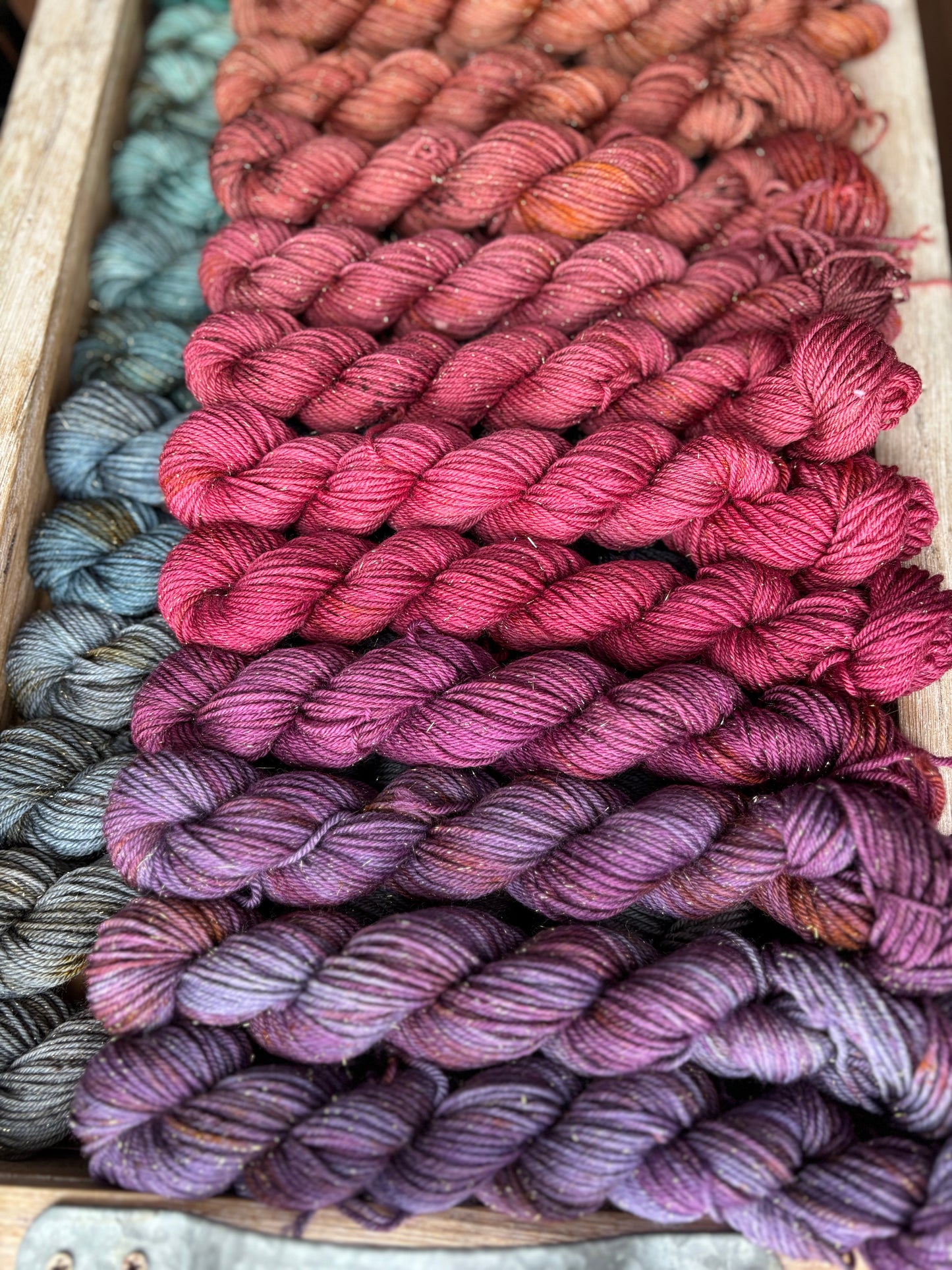 24 Skein Mini Yarn Fade - Gold Sparkle Sock Base