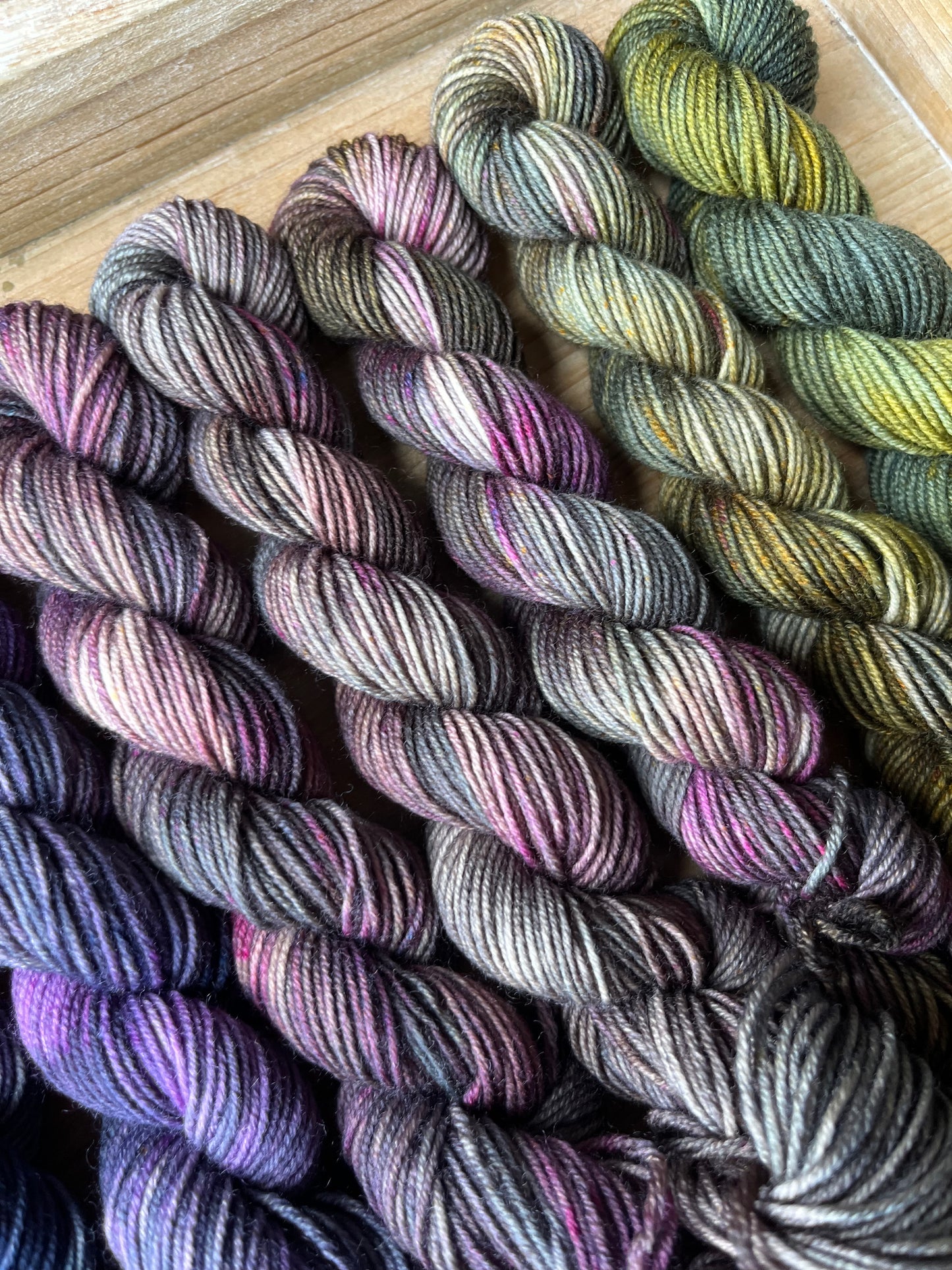 10 écheveaux Mini Yarn Fade - Base de chaussette Squishy
