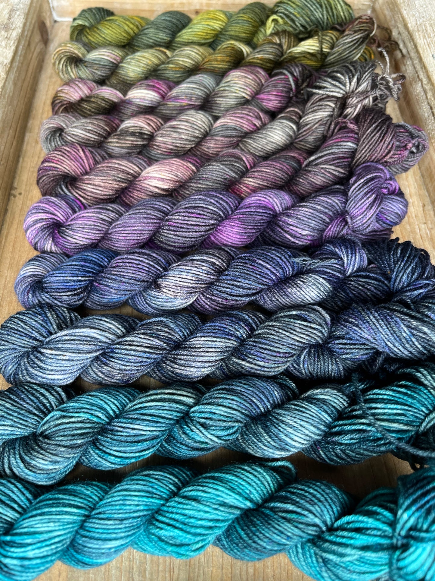 10 écheveaux Mini Yarn Fade - Base de chaussette Squishy