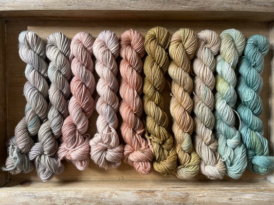 10 Skein Mini Yarn Fade - Gold Sparkle Sock Base