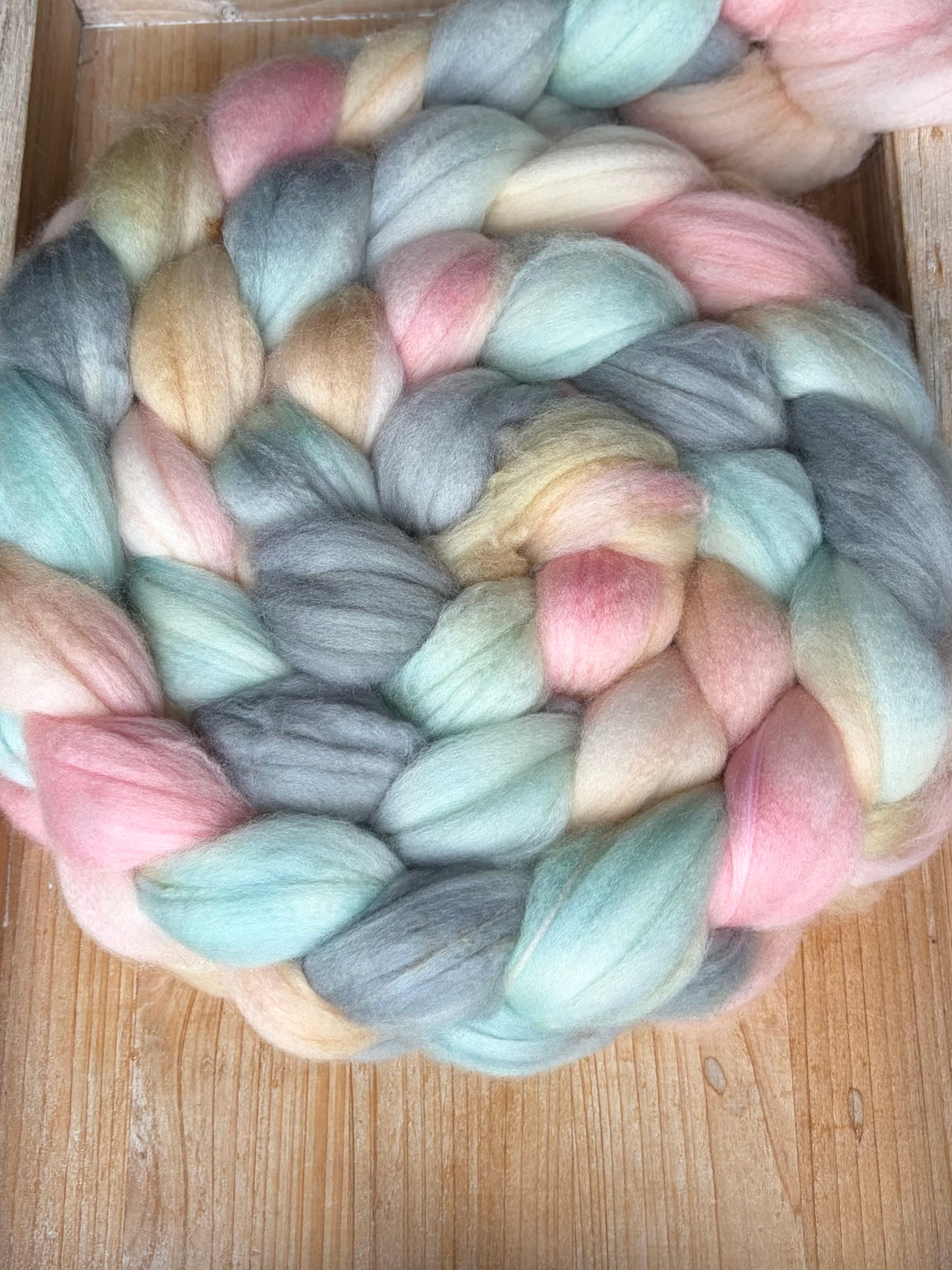 80% Superwash Merino Wool/ 10% Nylon/ 10% Cashmere - 18.5 Micron - One of a Kind Batch - 100 grams of Spinning Fibre - Hand Dyed Combed Top