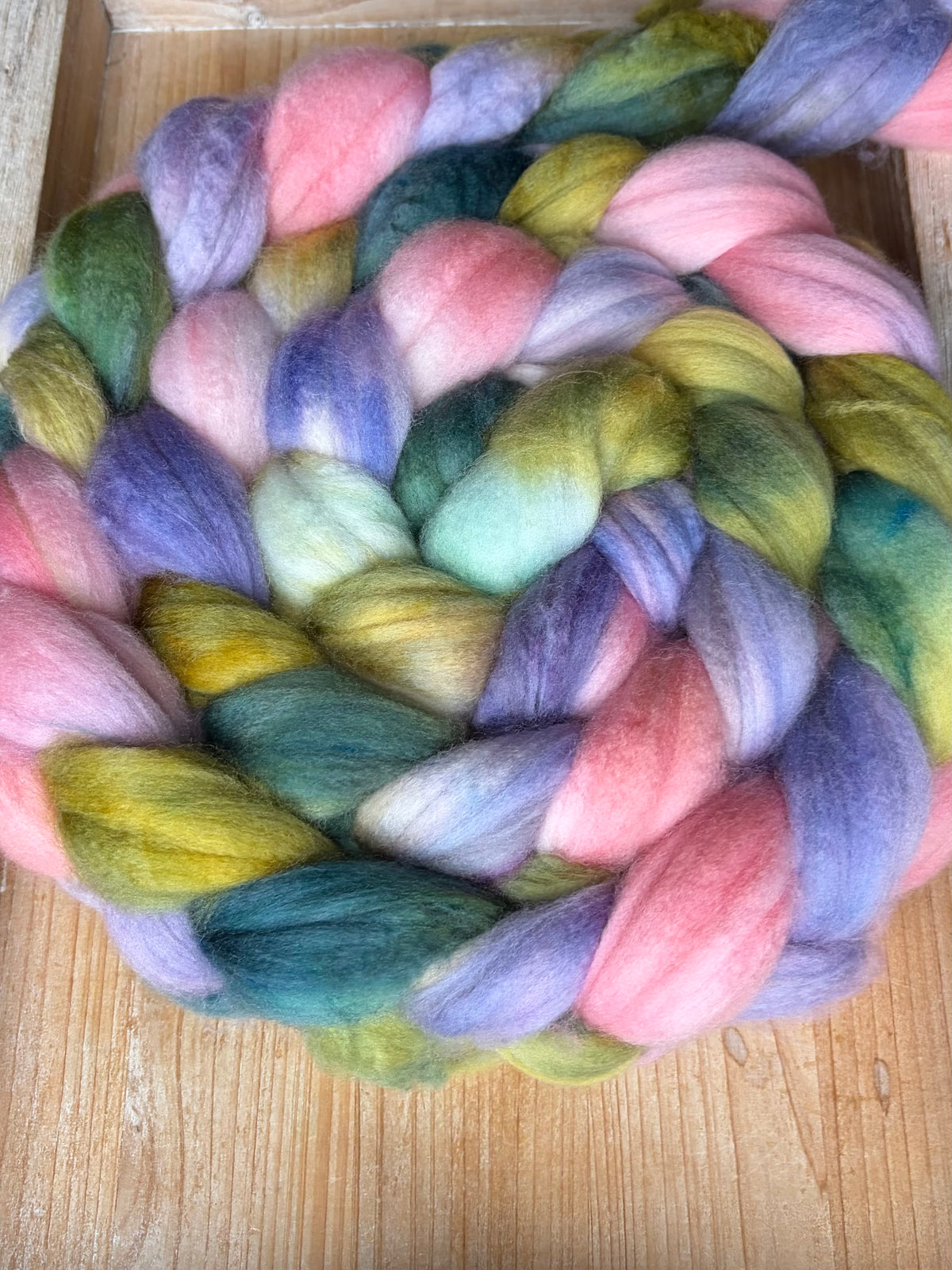 80% Superwash Merino Wool/ 10% Nylon/ 10% Cashmere - 18.5 Micron - One of a Kind Batch - 100 grams of Spinning Fibre - Hand Dyed Combed Top