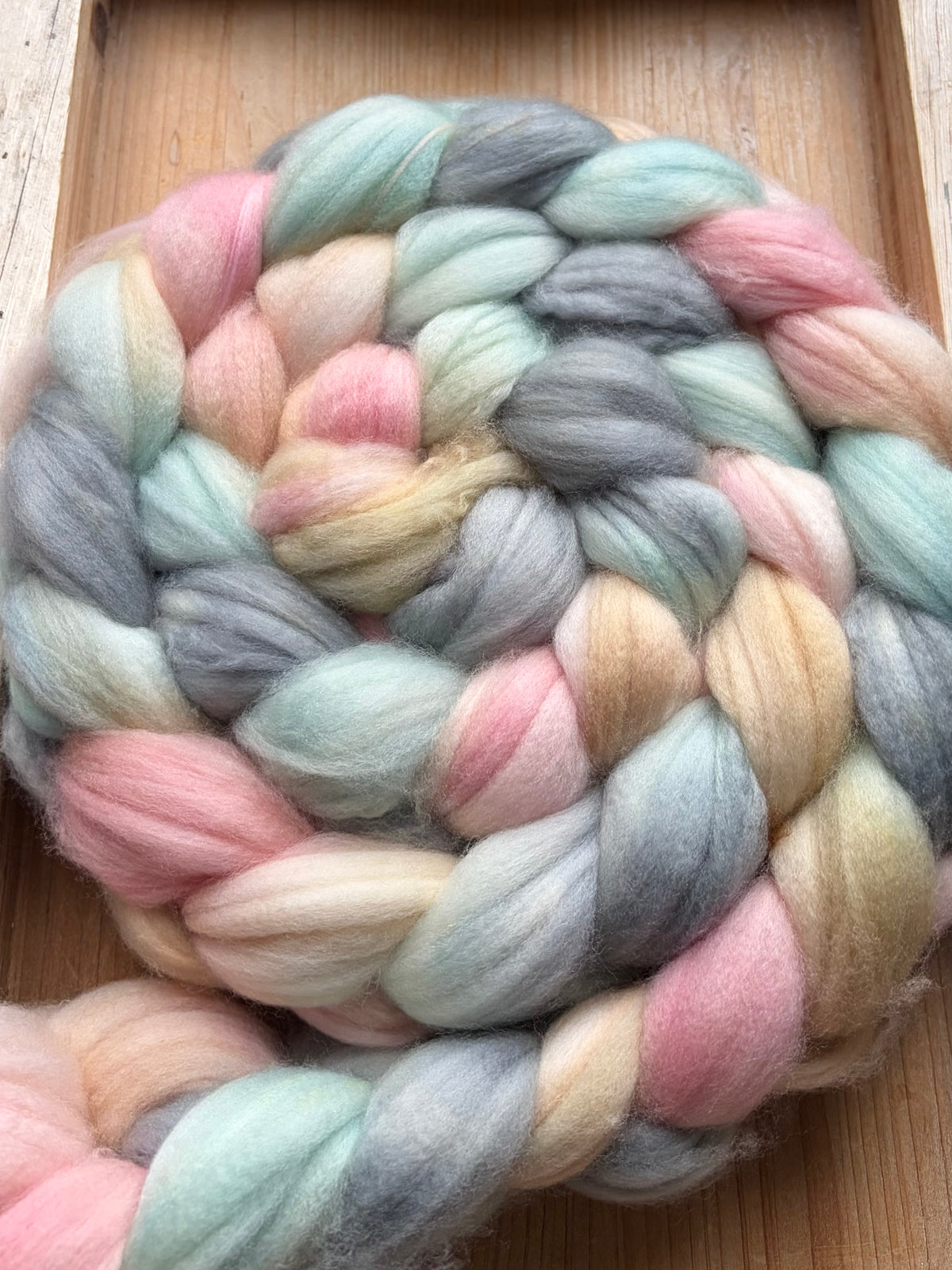 80% Superwash Merino Wool/ 10% Nylon/ 10% Cashmere - 18.5 Micron - One of a Kind Batch - 100 grams of Spinning Fibre - Hand Dyed Combed Top