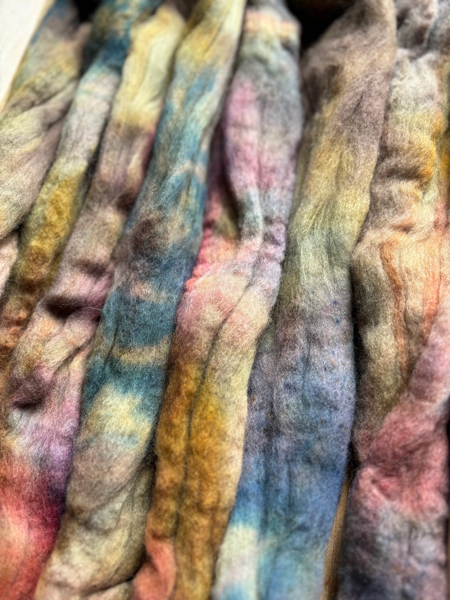 100 grams of Spinning Fibre - Untreated Merino Wool 22 Micron - Hand Dyed Combed Top