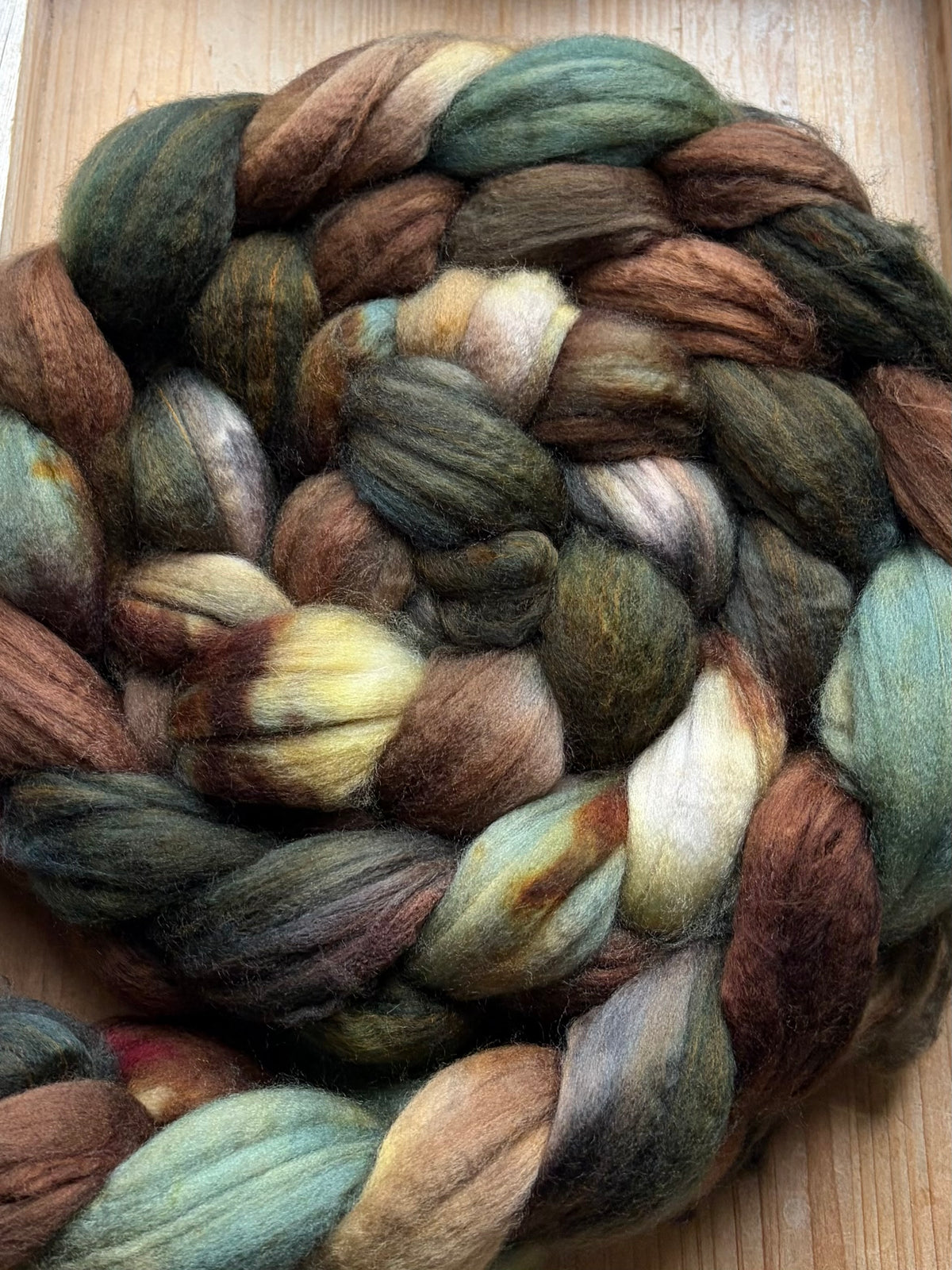 80% Superwash Merino Wool/ 10% Nylon/ 10% Cashmere - 18.5 Micron - One of a Kind Batch - 100 grams of Spinning Fibre - Hand Dyed Combed Top