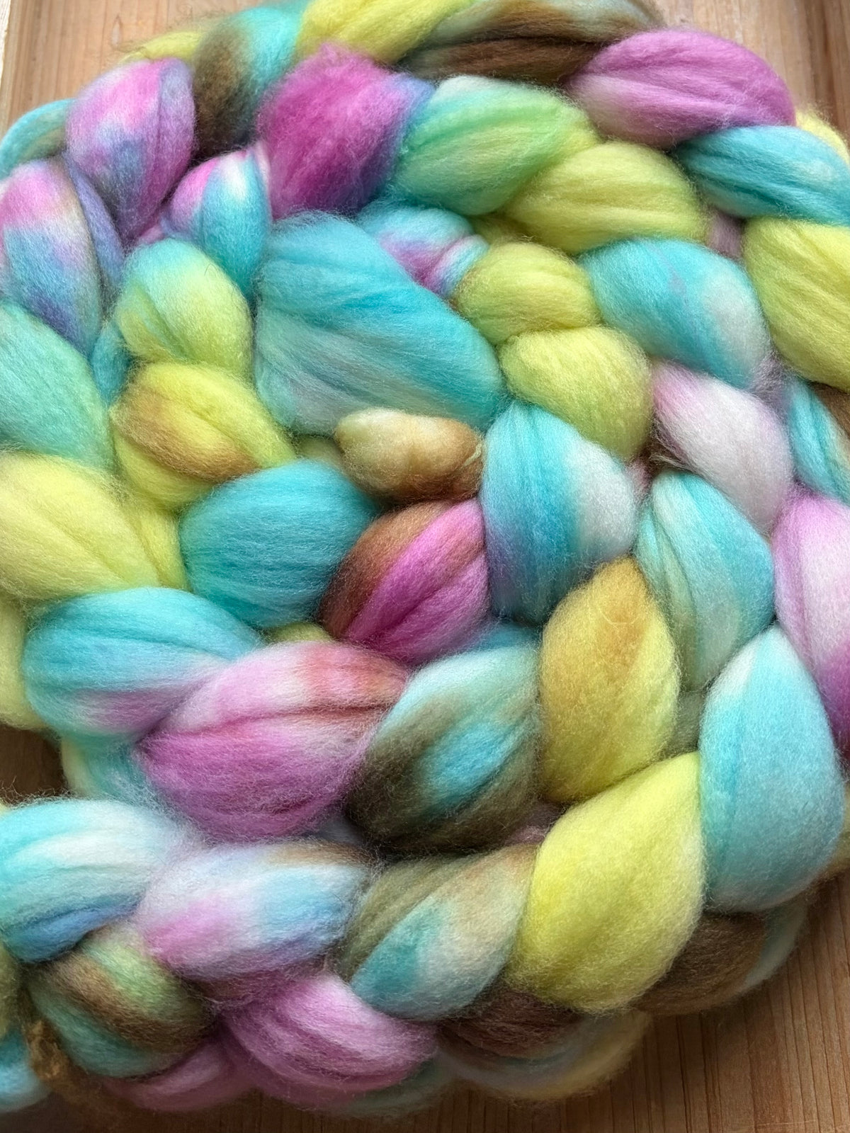 80% Superwash Merino Wool/ 10% Nylon/ 10% Cashmere - 18.5 Micron - One of a Kind Batch - 100 grams of Spinning Fibre - Hand Dyed Combed Top