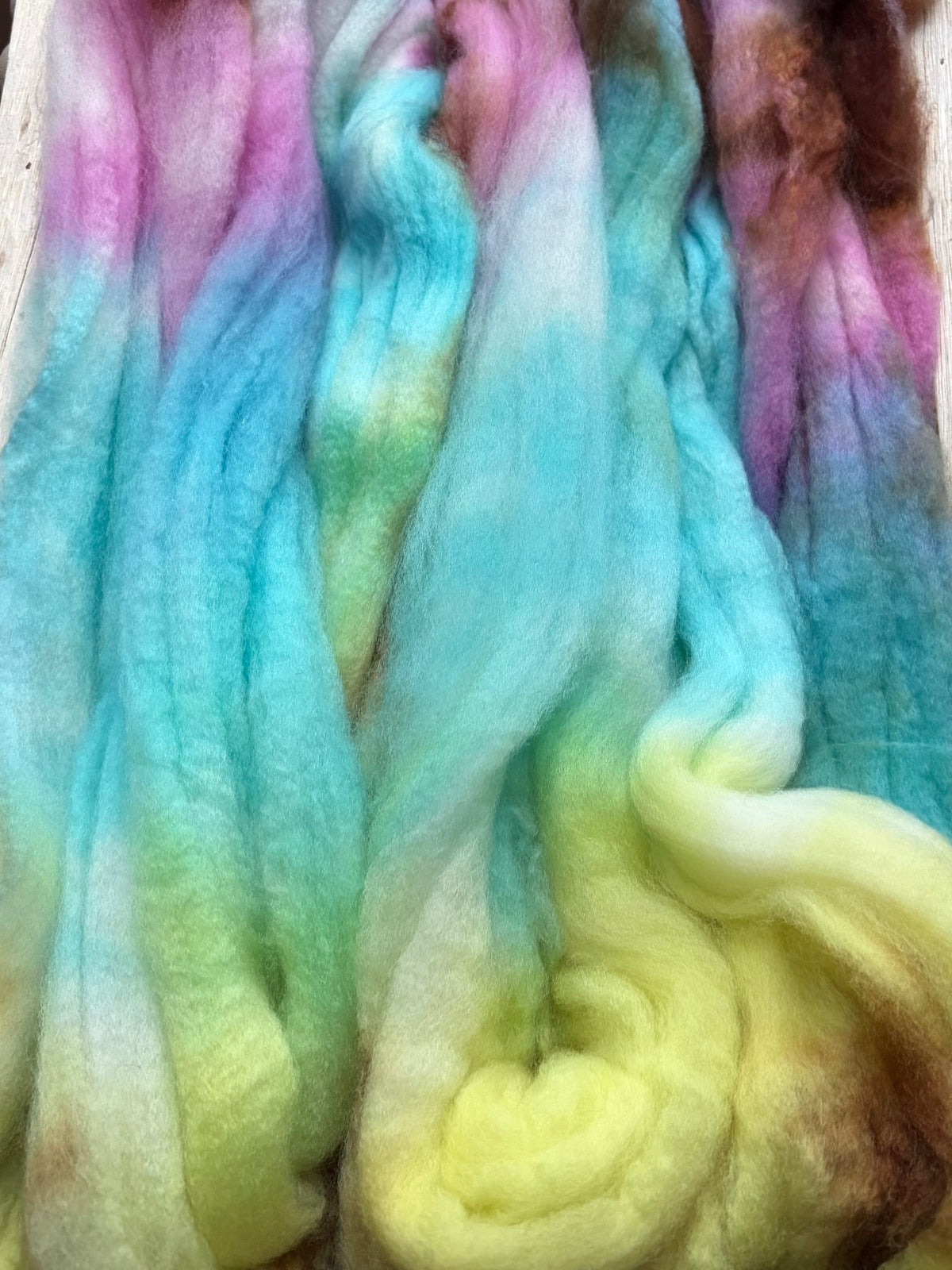 80% Superwash Merino Wool/ 10% Nylon/ 10% Cashmere - 18.5 Micron - One of a Kind Batch - 100 grams of Spinning Fibre - Hand Dyed Combed Top