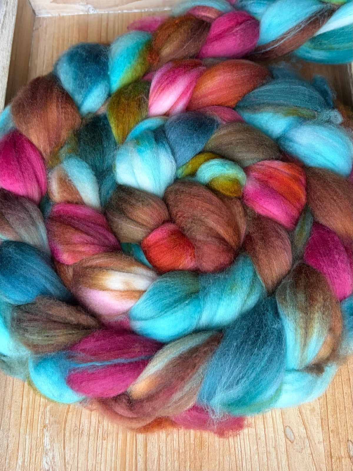 80% Superwash Merino Wool/ 10% Nylon/ 10% Cashmere - 18.5 Micron - One of a Kind Batch - 100 grams of Spinning Fibre - Hand Dyed Combed Top