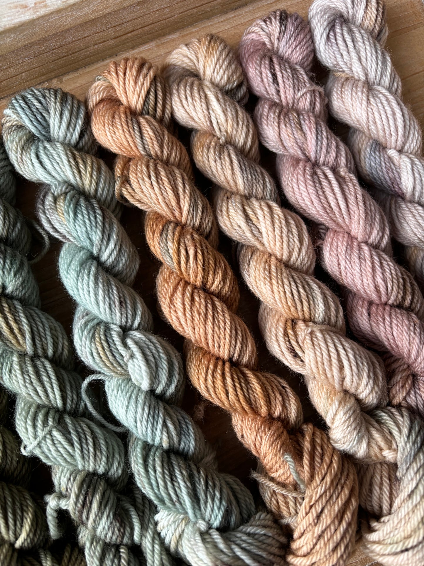 10 Skein Mini Yarn Fade - Base DK cachée