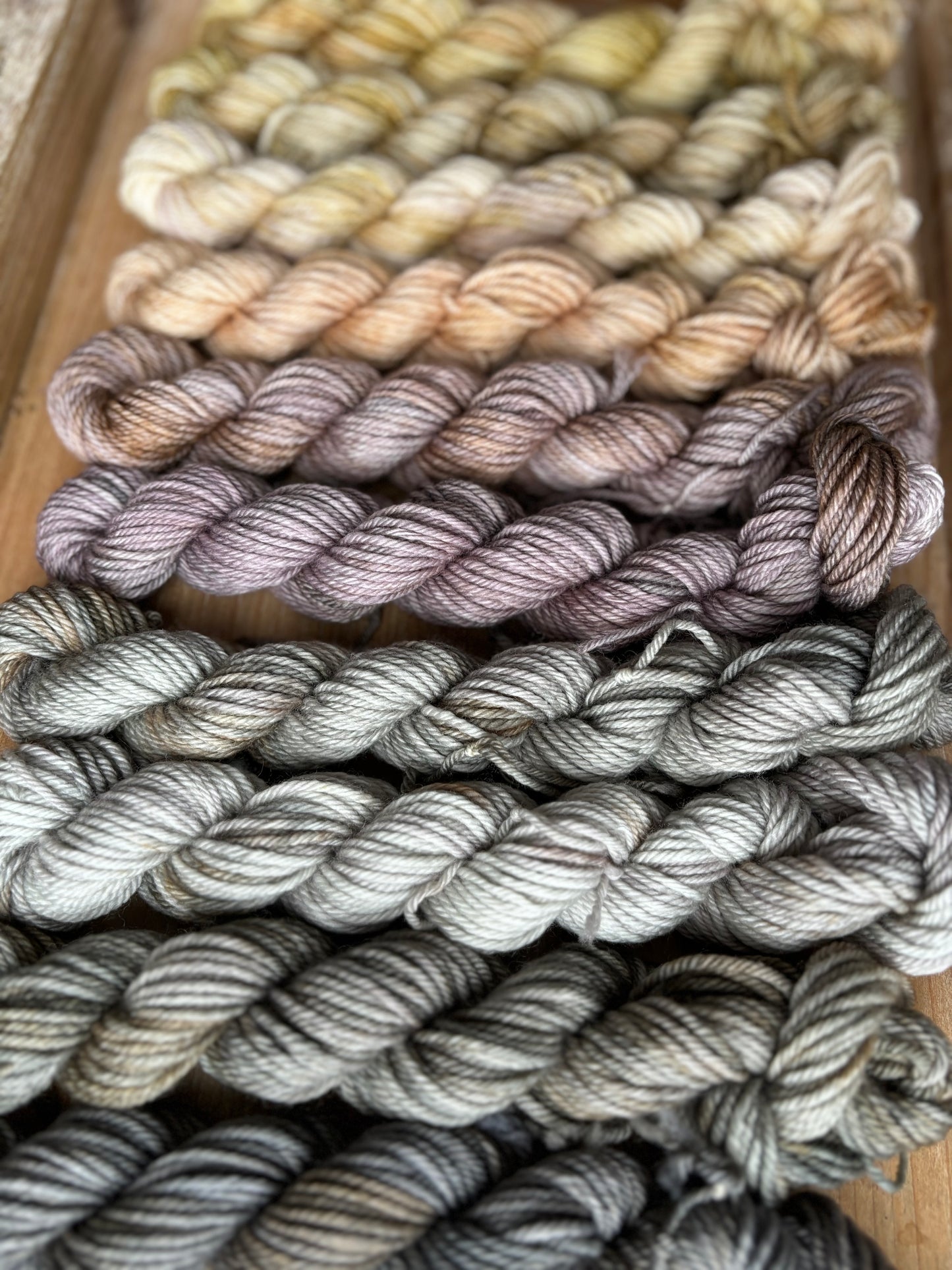 10 Skein Mini Yarn Fade - Base DK cachée