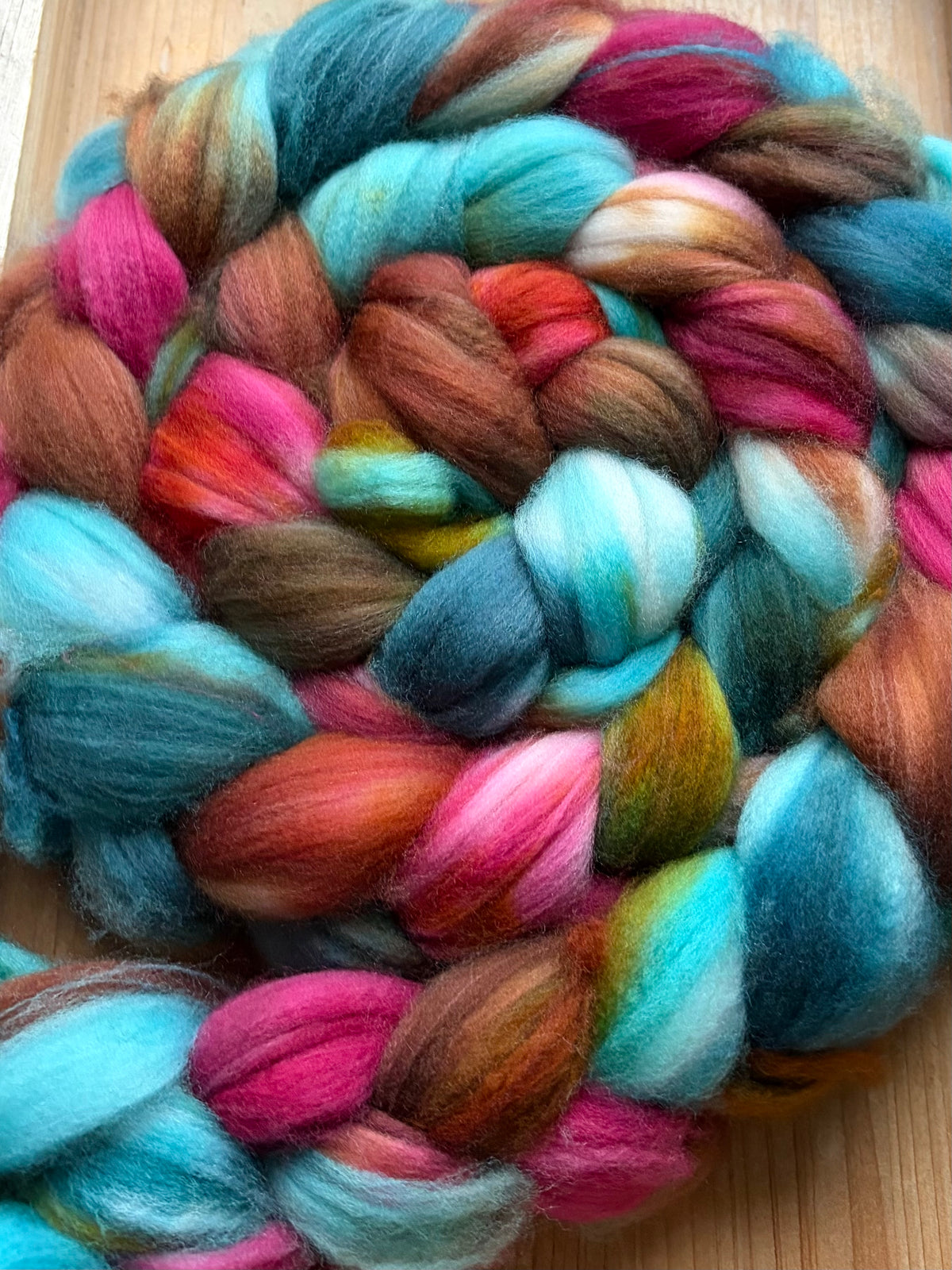 80% Superwash Merino Wool/ 10% Nylon/ 10% Cashmere - 18.5 Micron - One of a Kind Batch - 100 grams of Spinning Fibre - Hand Dyed Combed Top