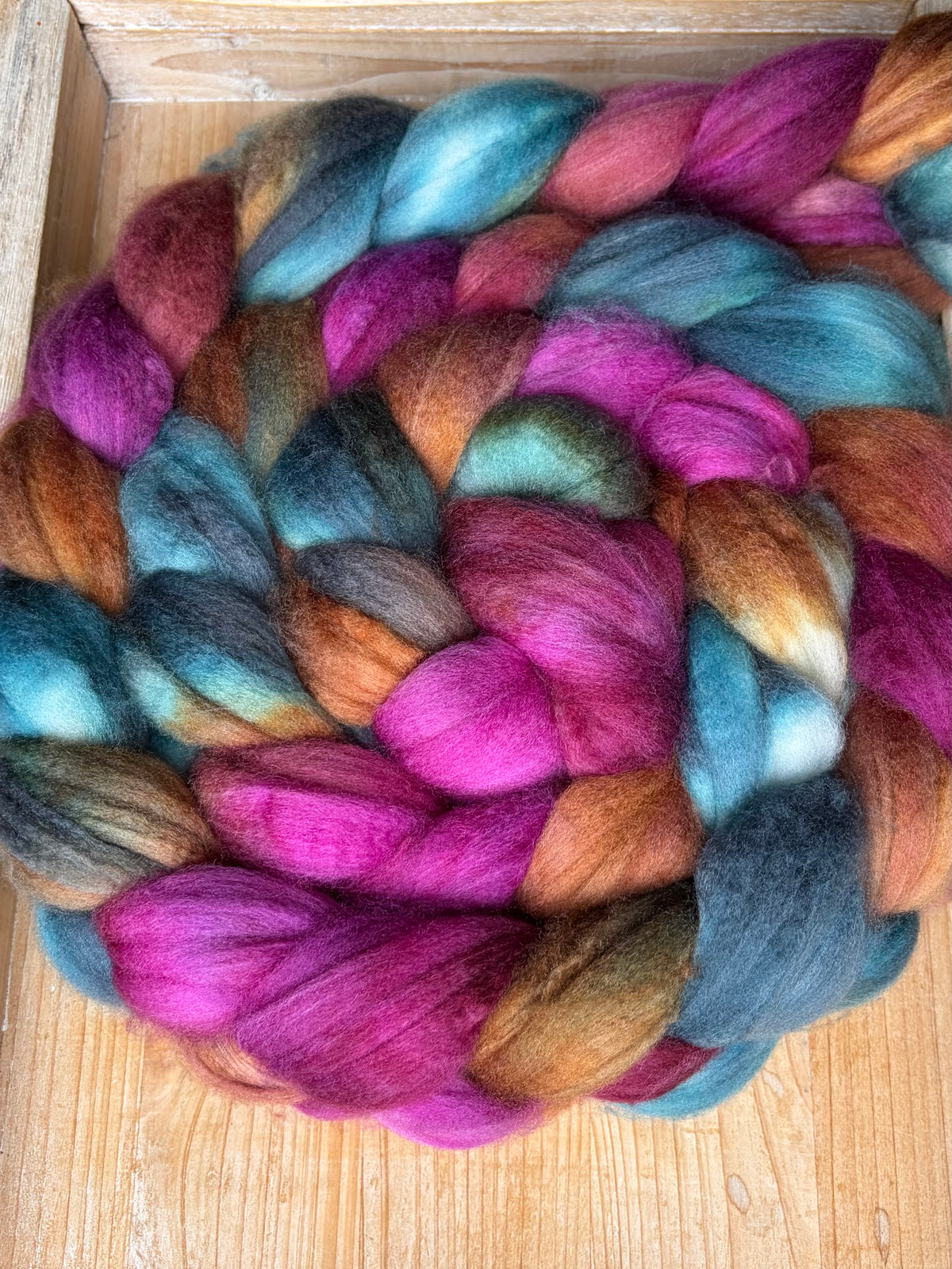 80% Superwash Merino Wool/ 10% Nylon/ 10% Cashmere - 18.5 Micron - One of a Kind Batch - 100 grams of Spinning Fibre - Hand Dyed Combed Top