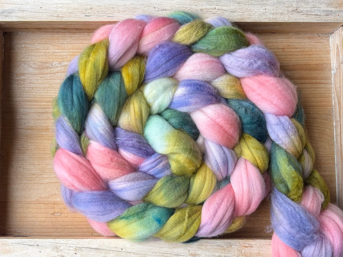 80% Superwash Merino Wool/ 10% Nylon/ 10% Cashmere - 18.5 Micron - One of a Kind Batch - 100 grams of Spinning Fibre - Hand Dyed Combed Top