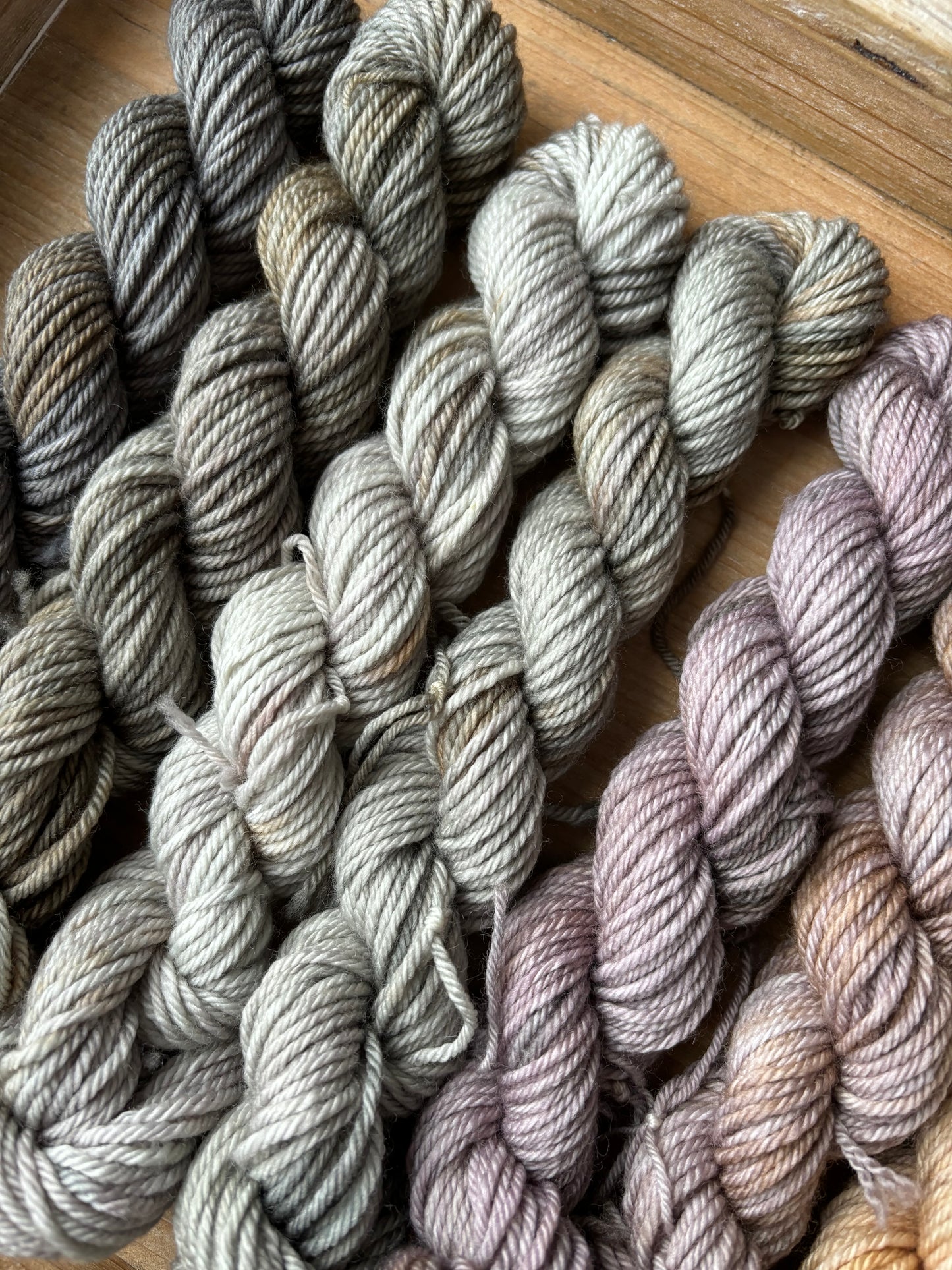 10 Skein Mini Yarn Fade - Base DK cachée