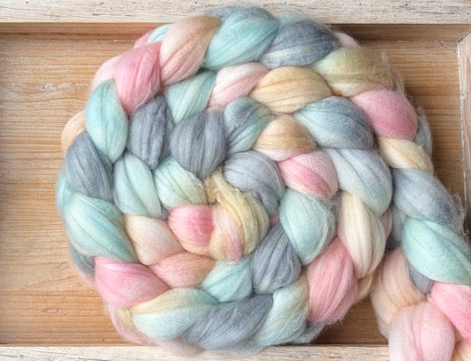 80% Superwash Merino Wool/ 10% Nylon/ 10% Cashmere - 18.5 Micron - One of a Kind Batch - 100 grams of Spinning Fibre - Hand Dyed Combed Top