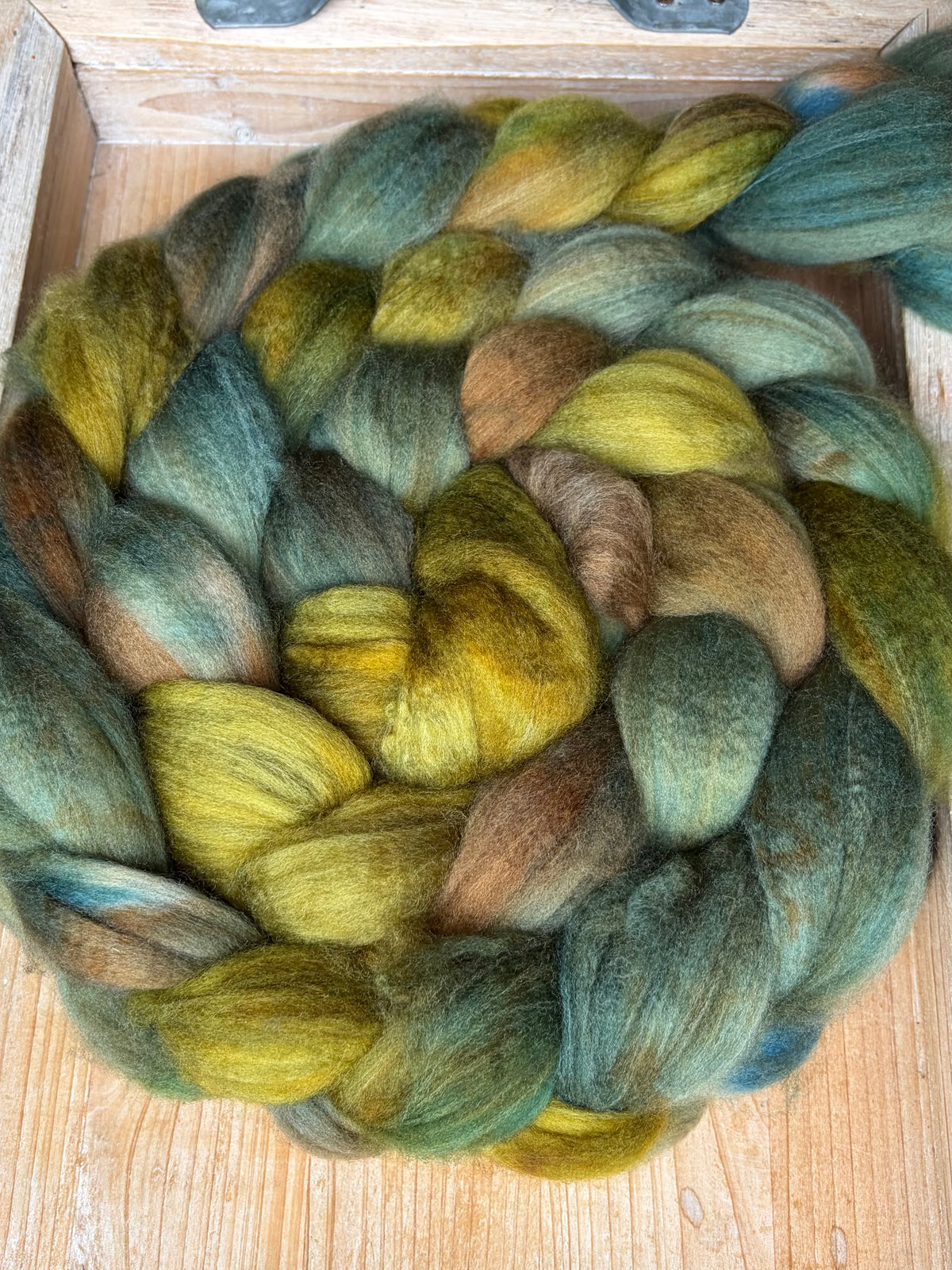 80% Superwash Merino Wool/ 10% Nylon/ 10% Cashmere - 18.5 Micron - One of a Kind Batch - 100 grams of Spinning Fibre - Hand Dyed Combed Top